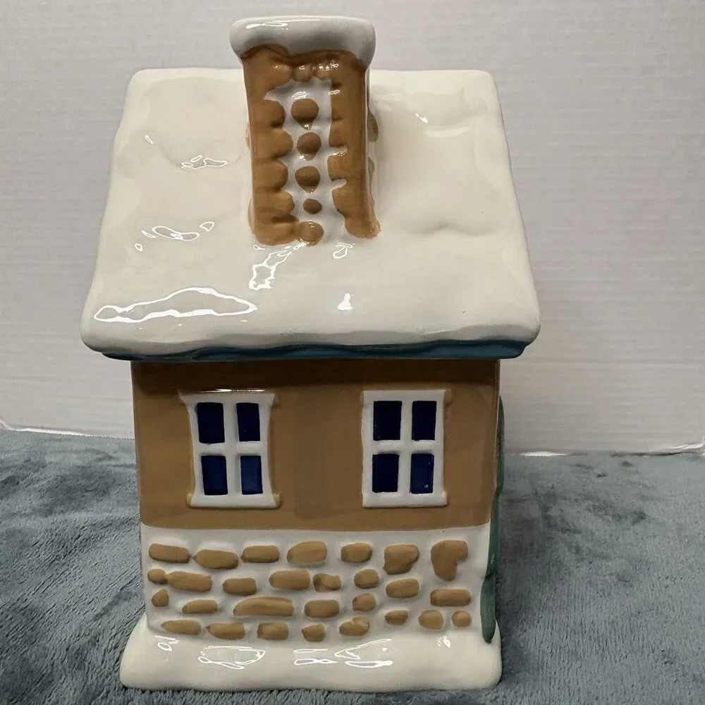 Holiday 57 oz Gingerbread House Glazed Ceramic Treat Cookie Jar Christmas Decor